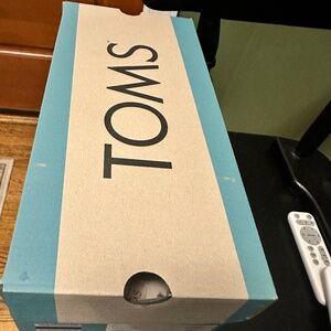 Toms Women’s Flats - Brand New!